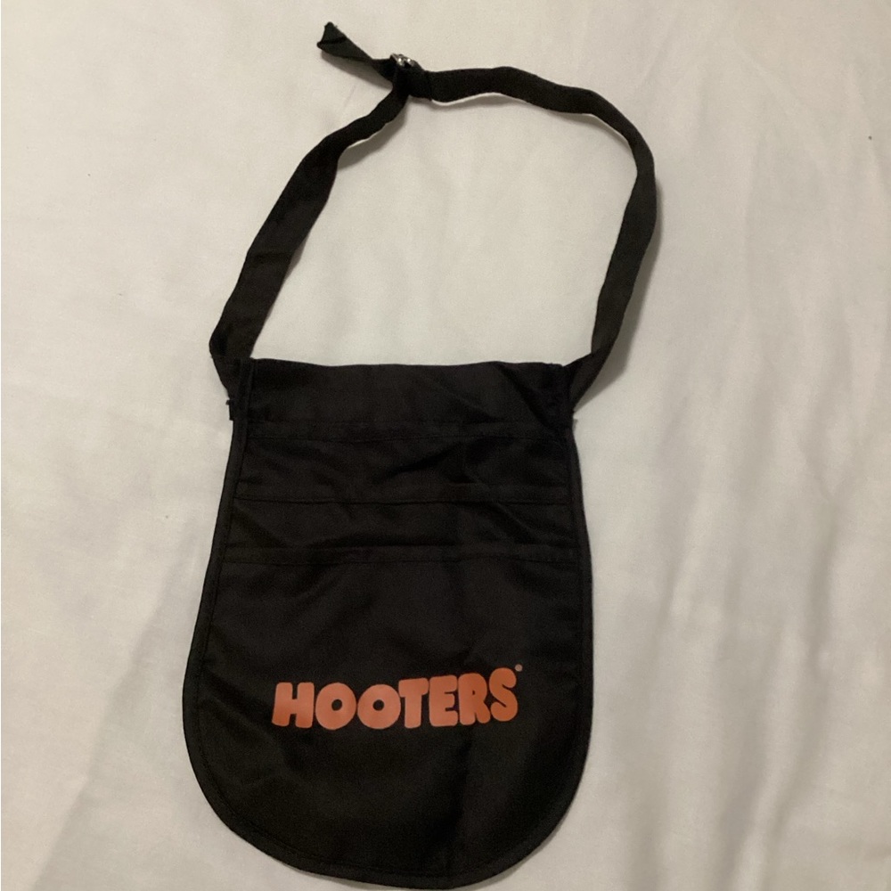 Hooters employee money pouch